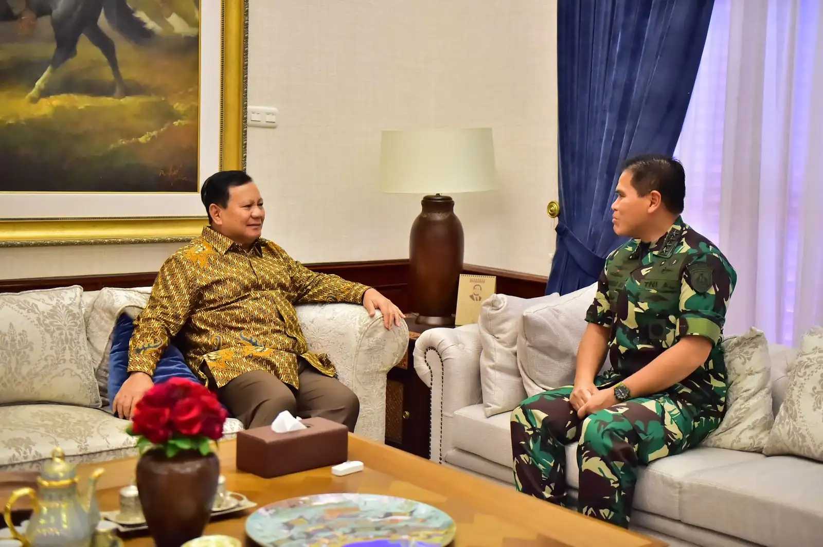 Menhan Prabowo menerima kunjungan silaturahmi Idulfitri Kasal Muhammad Ali di Kertanegara 4 Jakarta Selatan, Senin, 1 Mei 2023.