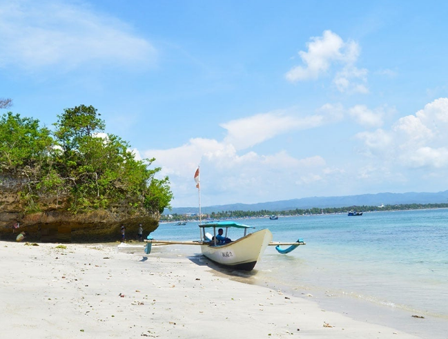 Pesona Wisata Pantai dekat Bandung Tersembunyi