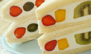 Resep Sandwich Buah Ala Jepang/Foto: Tangkapan Layar YouTube (dapurumi)