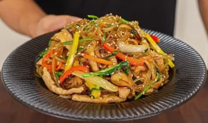 Resep Japchae/Foto; Instagram (aaron_and_claire)