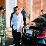 Kali Ini Bukan Prank! Presiden Joko Widodo Akhirnya Meninjau Langsung Kondisi Jalan Di Lampung menggunakan mobil.