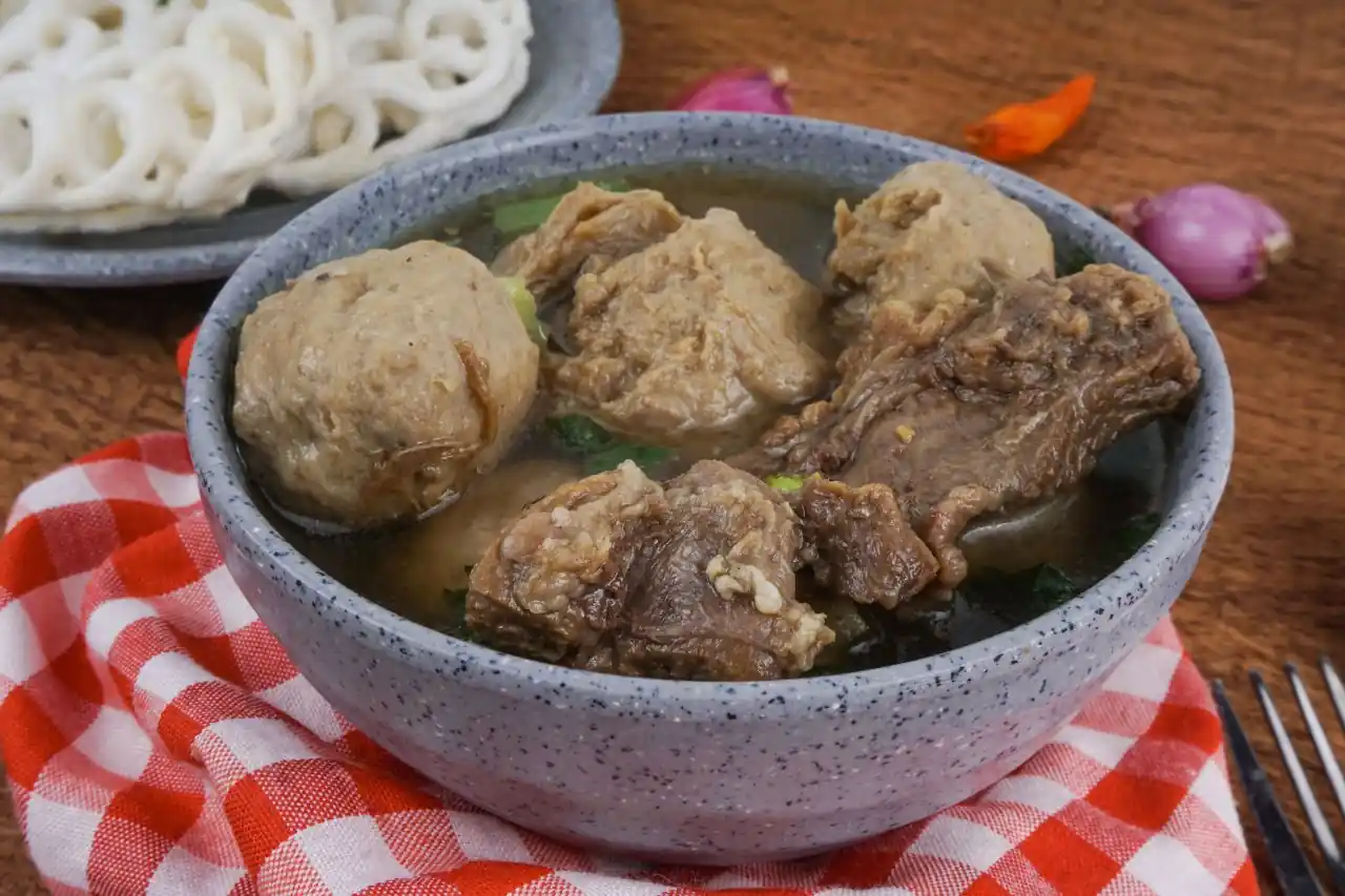 Rekomendasi Bakso Iga Bandung Paling Lezat dan Gurih!