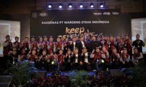 Waroeng Steak & Shake Gives Free Umroh, Appreciates Employee Performance