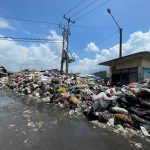 DLH Kabupaten Bandung Sebut Bukan Hanya Sampah Pasar, Penumpukan Sampah di Pasar Baleendah karena Sampah Warga Juga / Foto Agi