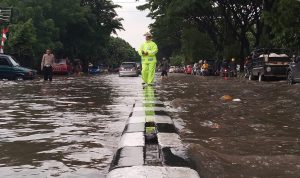 Ilustrasi : Persoalan banjir yang masih sering terjadi di wilayah Kota Bandung.