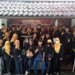Para Bacaleg Partai Ummat Kota Bogor di Kantor KPU Kota Bogor, Sabtu (13/5). (Yudha Prananda / Jabar Ekspres)