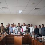 Jajaran Komisi II DPRD Kota Bogor usai beraudiensi dengan Paguyuban PKL Kota Bogor di Gedung DPRD Kota Bogor. (Yudha Prananda / Jabar Ekspres)