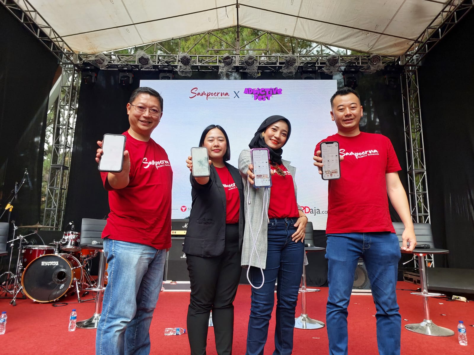 Bank Sampoerna adakan Undian Grand Prize Sampoerna Mobile Saving dengan tema Sultan Dadakan JABAR yang digelar di Cihampelas Walk, Bandung pada 20-21 Mei 2023.