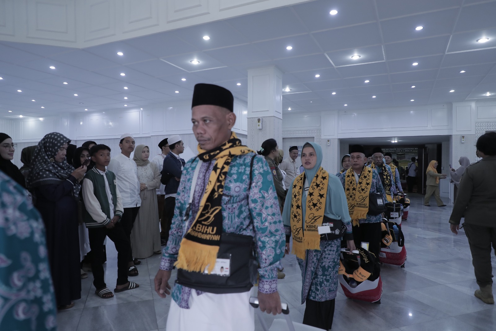 Jamaah haji Kabupaten Bogor saat diberangkatkan.