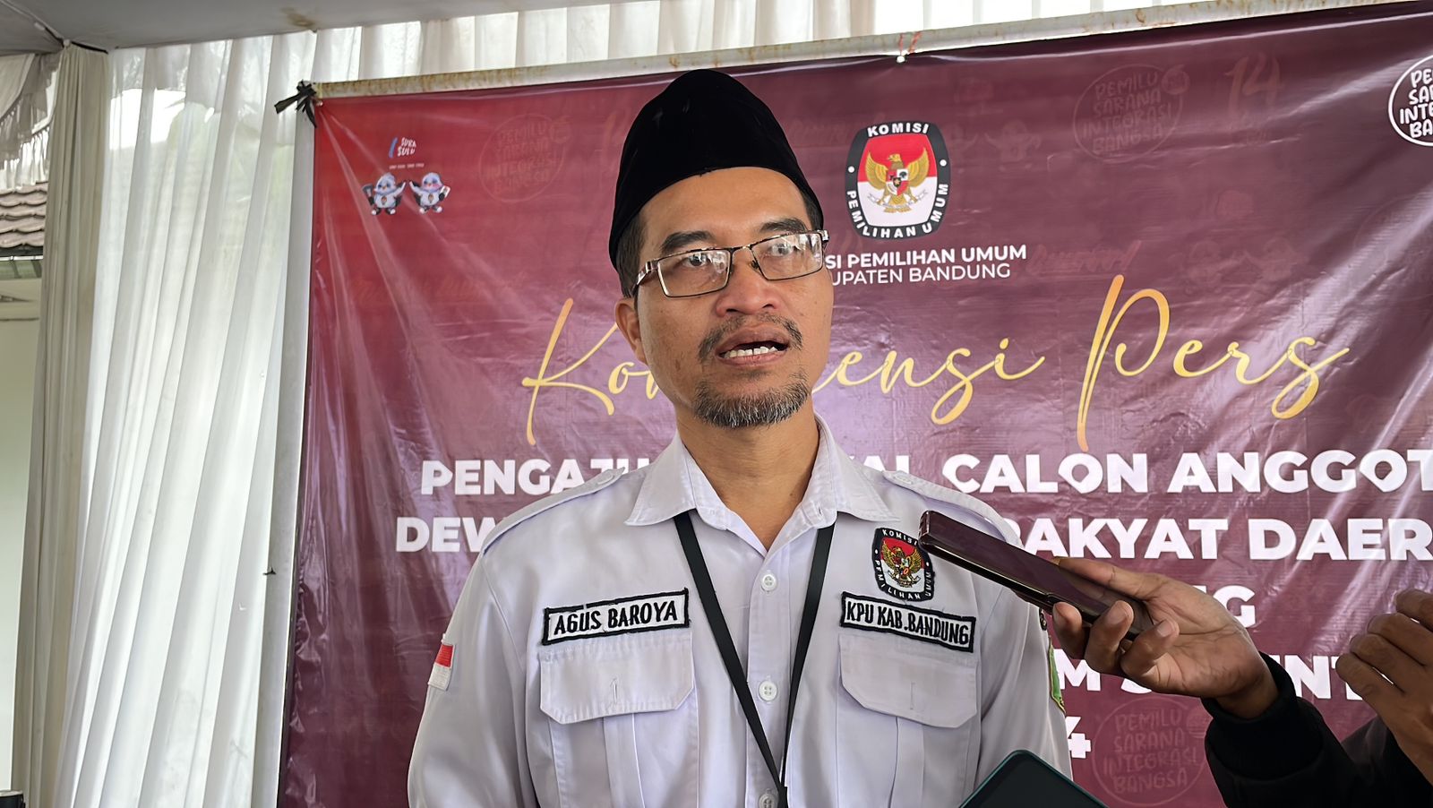KPU Kabupaten Bandung Siapkan 8 Tim Verifikator Dalam Pendaftaran Bacaleg Parpol 2024. Foto Agi Jabarekspres