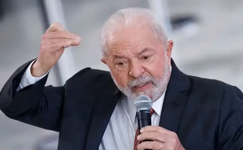Lula Declines Putin's Invitation to Attend Economic Forum in Russia