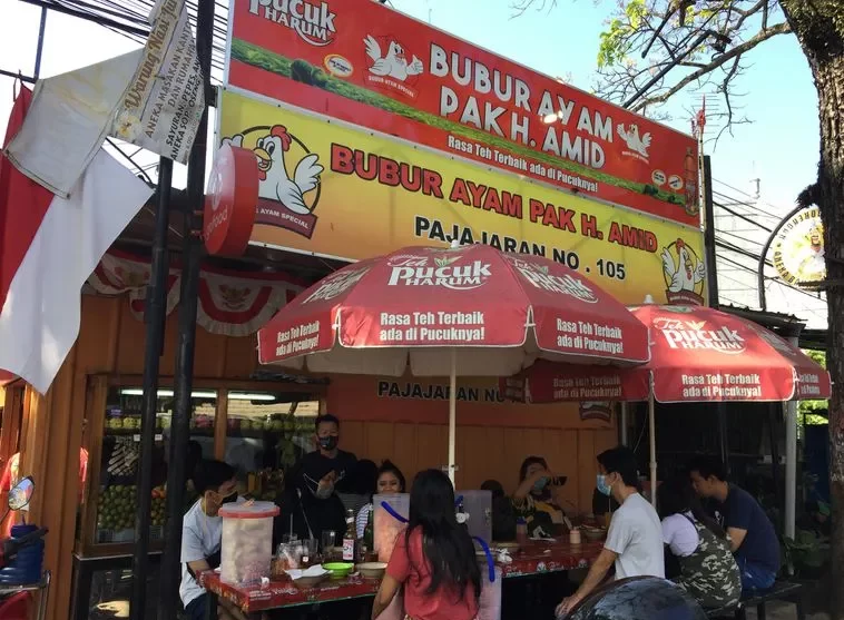 6 Rekomendasi Kedai Bubur Ayam Enak di Bandung yang Legendaris