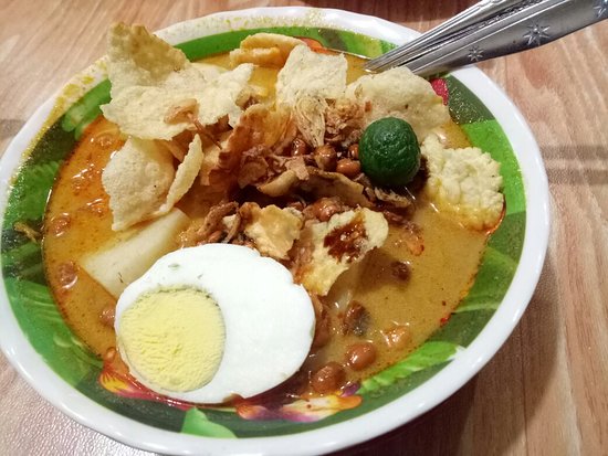 Rekomendasi Lontong Kari Bandung, Ada Lontong Kari Legendaris dan Dijamin Bikin Nagih!