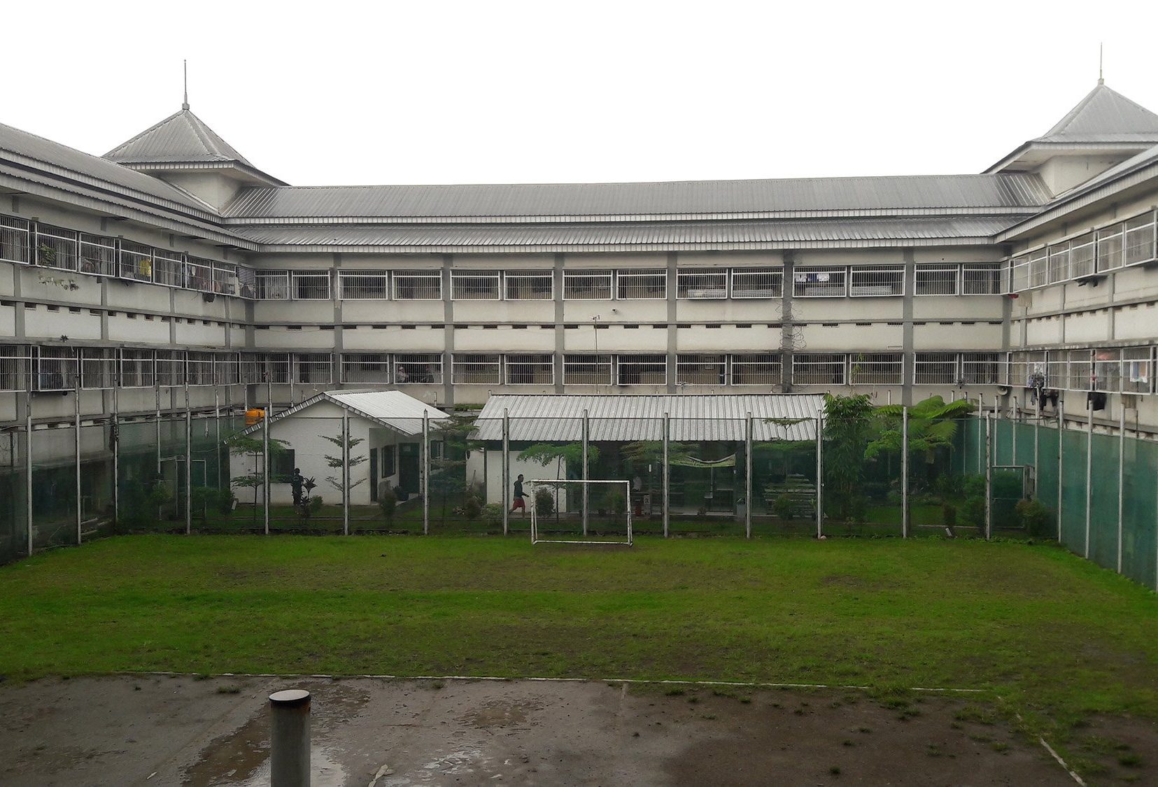 jagad medsos sempat heboh dengan postingan fasilitas kamar mewah yang ada di Rumah Tahanan (Rutan) Kelas 1 Kebonwaru Kota Bandung.