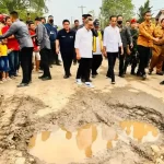 Gubernur Lampung Salahkan Pengusaha Usai Jokowi Kunjungi Jalanan Rusak di Lampung