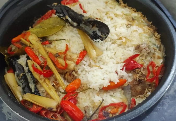 Resep nasi liwet Magicom khas Sunda.