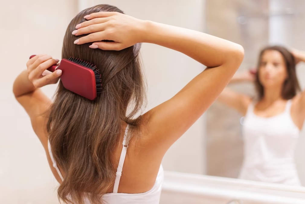 Catat Nih! 5 Tips Merawat Rambut agar Tidak Mudah Rontok