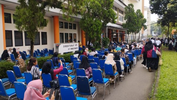 Ribuan Orang Ikuti Utbk Di Upi Kampus Cibiru Panitia Siapkan Enam 