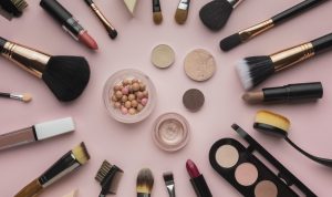 Kenali Macam-macam Alat Makeup dan Fungsinya yang Harus Diketahui Para Wanita
