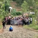 Viral! Jalan di Kabupaten Tasikmalaya Rusak Selama Puluhan Tahun, Netizen: Yang Mulia Ridwan Kamil Mohon Atensinya!