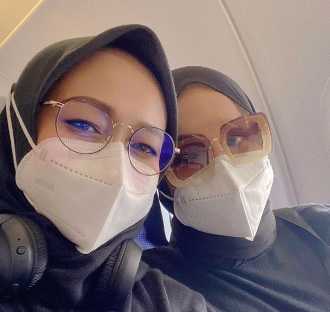 Putri Ariani bersama sang Ibu, yang mengamini masalah Royalti yang diterimanya.