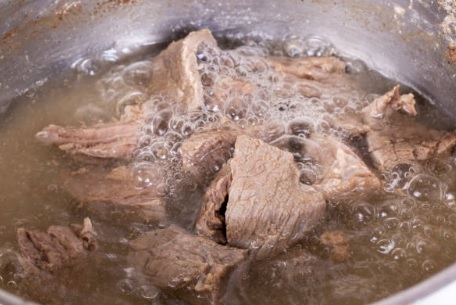 Ilustrasi rahasia memasak daging kurban empuk. (pixabay)