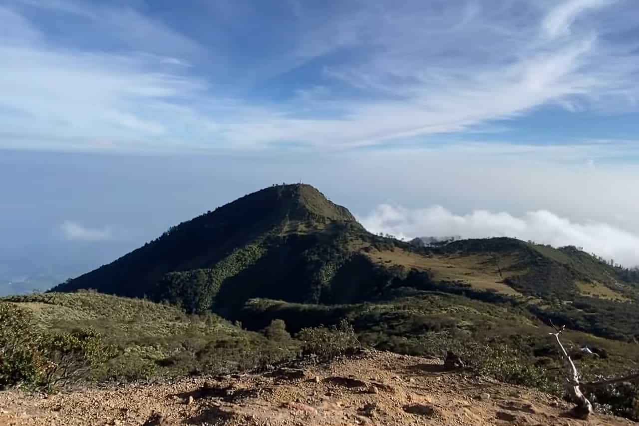 Kronologi Lengkap Pendaki Meninggal di Gunung Lawu