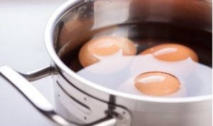 Cara merebus telur yang benar agar mudah untuk dikupas