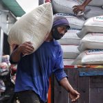 DISTRIBUSI BERAS: Produksi beras selalu surplus namun harga beras naik terus, terlebih datangnya fenomena El Nino yang dinilai akan memberburuk ekonomi lokal Kota Bandung apabila tidak dilakukan antisipasi.