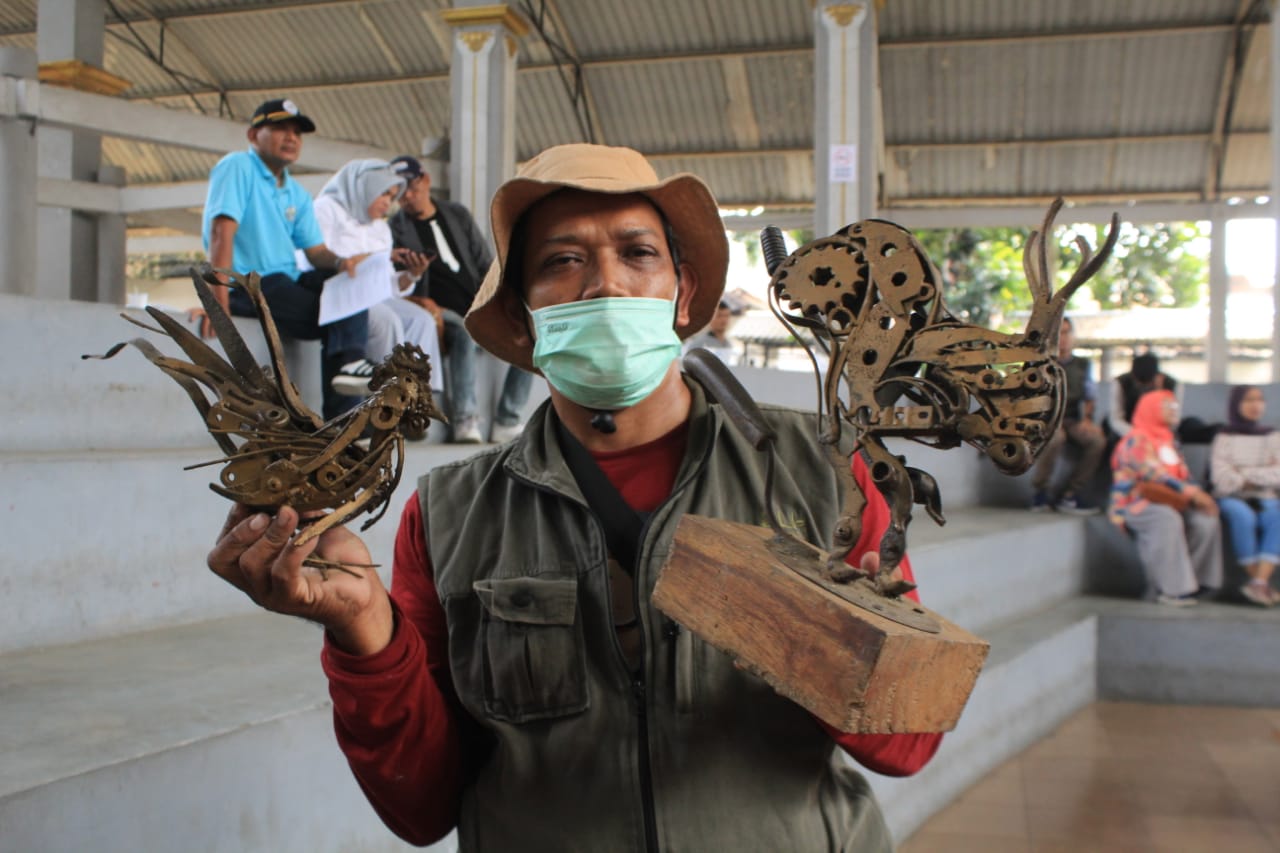 Sulap Betrak Betruk Jadi Hiasan Bernilai Jual Tinggi