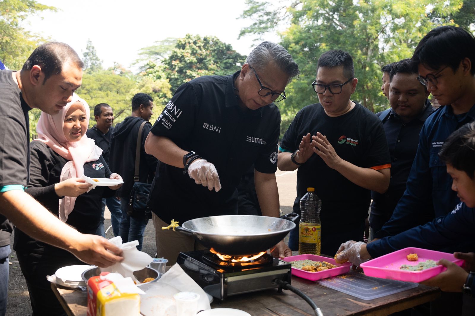 BNI Sekuritas berkolaborasi dengan KSE dan UBSSI berakselerasi meningkatkan literasi dan inklusi pasar modal masyarakat melalui program CSR. (Yudha Prananda / Jabar Ekspres)