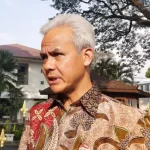 Bakal calon Presiden (Capres) PDIP Ganjar Pranowo dipanggil Presiden Joko Widodo (Jokowi) ke Istana Negara pada Selasa, 13 Juni 2023. ANTARA/Mentari Dwi Gayati.