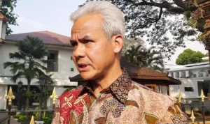Bakal calon Presiden (Capres) PDIP Ganjar Pranowo dipanggil Presiden Joko Widodo (Jokowi) ke Istana Negara pada Selasa, 13 Juni 2023. ANTARA/Mentari Dwi Gayati.