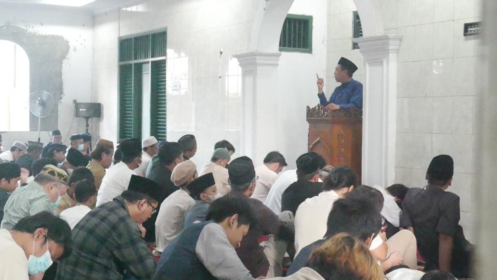 Disegel, Jemaat Ahmadiyah Tetap Laksanakan Sholat Idul Adha