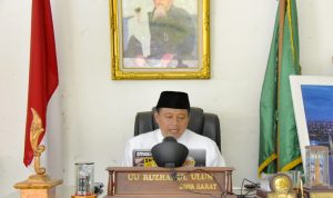 Wakil Gubernur Jawa Barat Uu Ruzhanul Ulum saat membuka pelatihan dan magang program One Pesantren One Product (OPOP) 2023 secara virtual pada Kamis (8/6/2023).