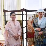 First Lady Invites Empress of Japan to see Hokokai Javanese Batik Collection