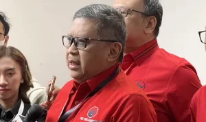 Sekretaris Jenderal PDIP, Hasto Kristiyanto mengatakan bahwa PDIP dan Demokrat belum membahas mengenai kerja sama politik menjelang Pemilu 2024. ANTARA/Putu Indah Savitri.