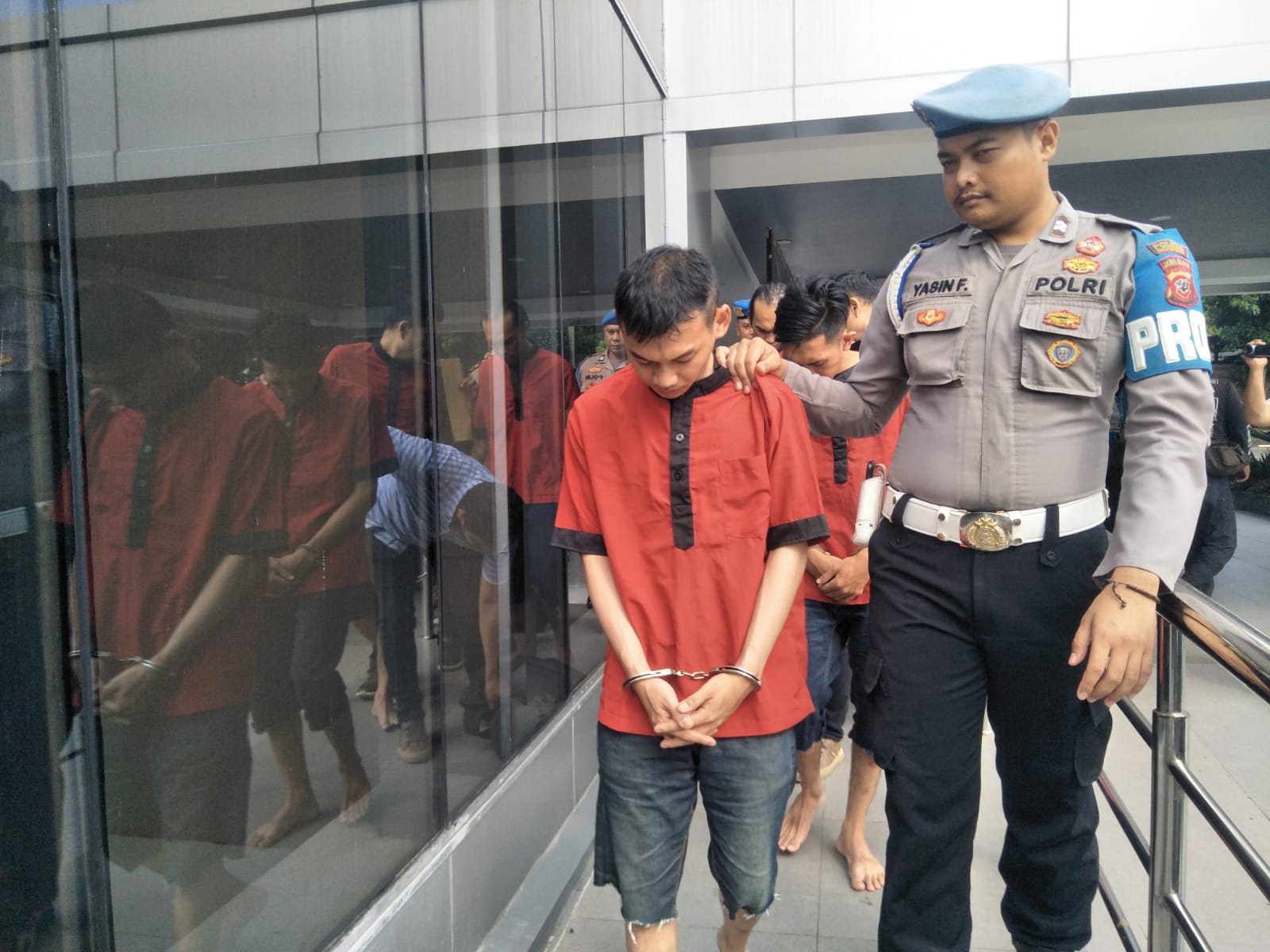 Peras Korban Pakai Senpi dan Seragam Polisi, Pelaku Diamankan Polres Bogor / Sandika Jabar Ekspres