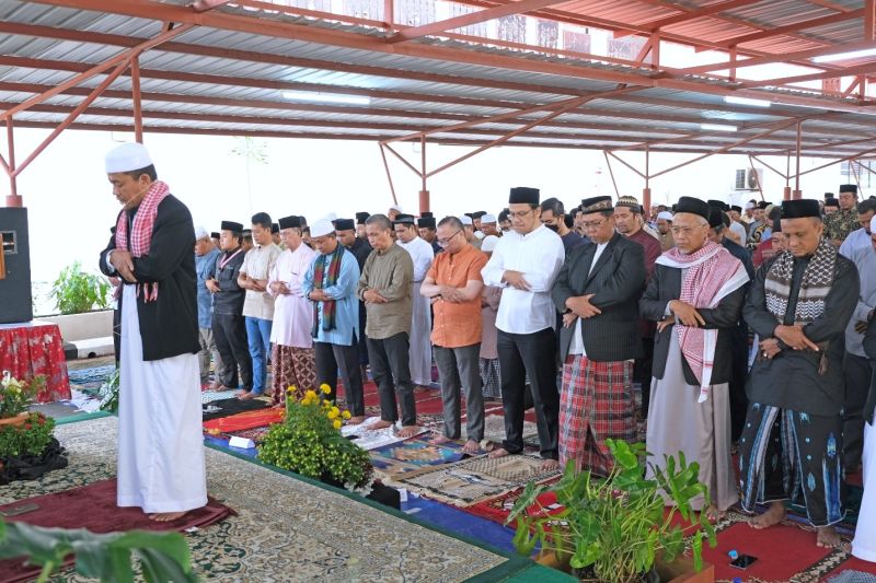Warga indonesia di Brunei Laksanakan Shalat Idul Adha di KBRI