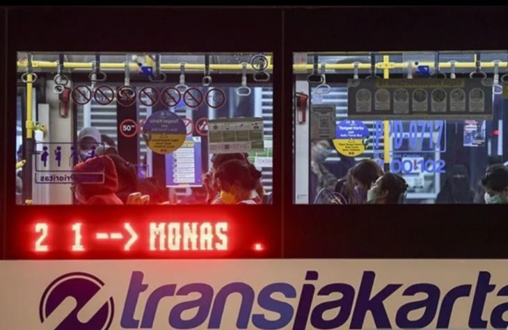 PT TransJakarta Allows Customers Not to Wear Masks