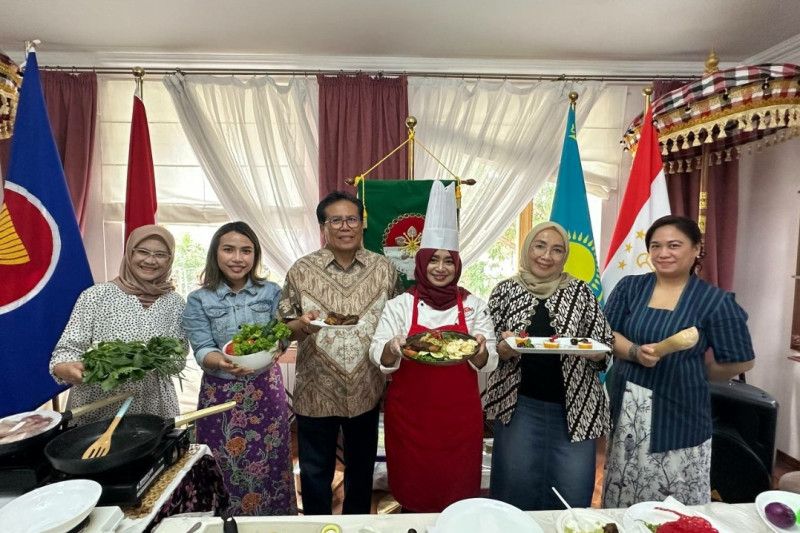 Indonesian Embassy in Astana Holds Cooking Demonstration at Indonesian Cultural Center in Kazakhstan