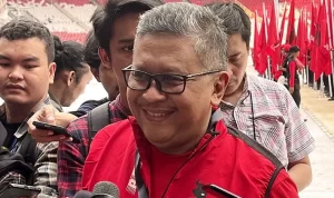 Jenderal (Sekjen) PDIP, Hasto Kristiyanto minta maaf karena pihaknya tidak mengundang Demokrat dan singgung etika politik. ANTARA/Putu Indah Savitri.