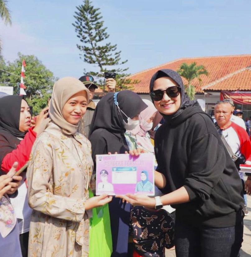 Ketua P2TP2A Kabupaten Bandung Barat, Sonya Fatmala melakukan langkah pencegahan perundungan terhadap anak di wilayah Bandung Barat. Suwitno/Jabar Ekspres.
