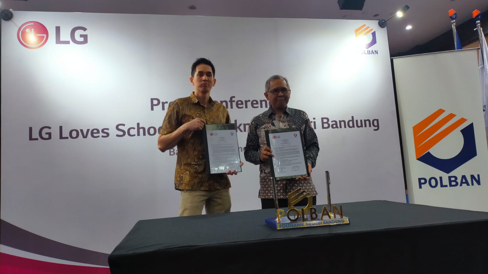 LG Electronics Indonesia Beri Dukungan Kualitas Ruang Belajar Polban Melalui LG Loves School