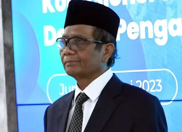 Menko Polhukam, Mahfud MD mengatakan pemerintah akan menempuh 3 langkah dalam menghadapi polemik Ponpes Al Zaytun di Indramayu, Jawa Barat. ANTARA/Rizka Khaerunnisa.