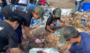 PLN Initiates Makassar City Beach Cleanup Program to Commemorate World Environment Day