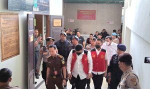Penampilan Mario Dandy dan Shane Lukas disoroti saat menghadiri sidang perdana kasus penganiayaan terhadap David Ozora di PN Jakarta hari ini. PMJ News/Fajar.