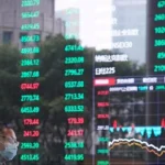Chinese Stocks Open Lower, Shanghai Index Slips 0.12%