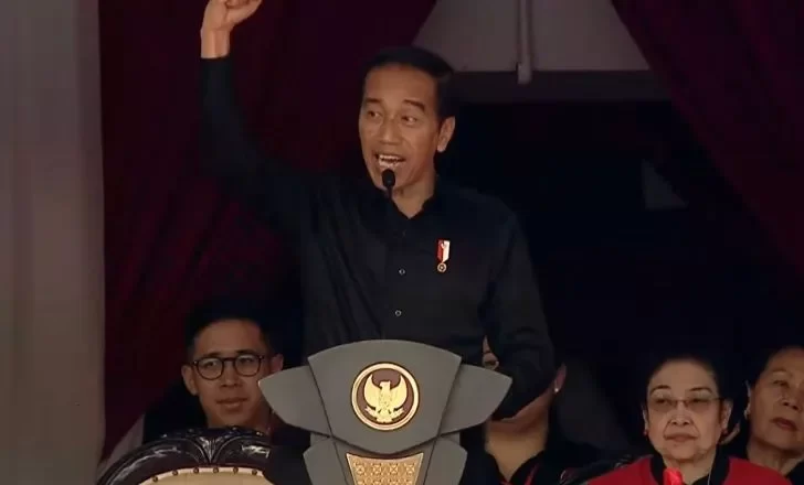 Presiden Jokowi menyatakan bahwa kini pemerintah tengah meneruskan gagasan Presiden pertama RI, Soekarno (Bung Karno). ANTARA/Mentari Dwi Gayati.