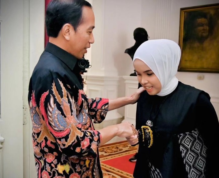 Putri Ariani Menghadiri Undangan Presiden Jokowi/ Instagram @jokowi